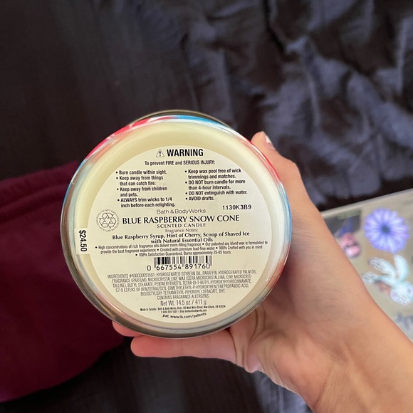 BBW Blue Raspberry Snowcone Candle - Picture 3 of 3